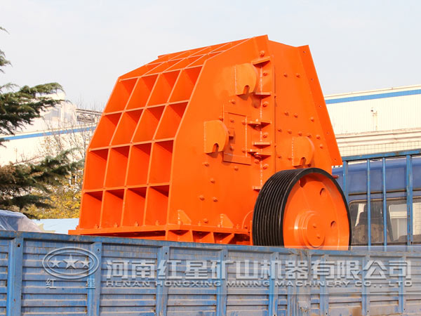 錘式破碎機(jī)發(fā)貨現(xiàn)場(chǎng) 錘式破碎機(jī)發(fā)貨現(xiàn)場(chǎng)