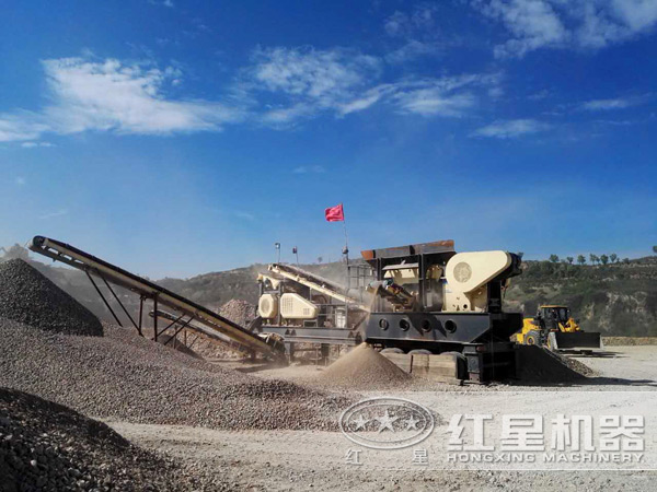 小型履帶移動制砂機現場 小型履帶移動制砂機現場