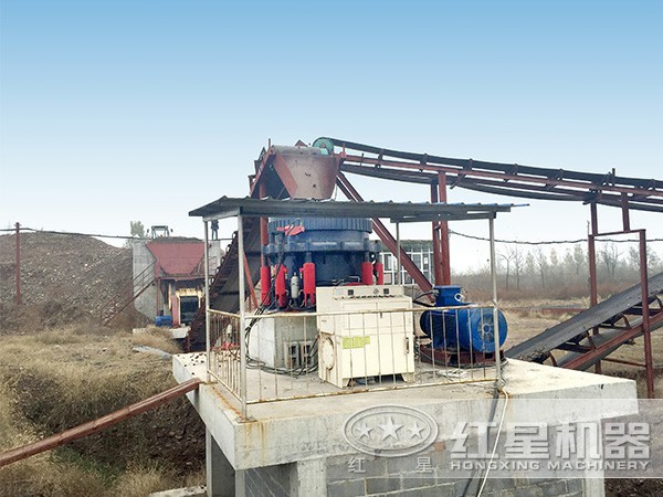 圓錐破碎機(jī)作業(yè)現(xiàn)場圖 圓錐破碎機(jī)作業(yè)現(xiàn)場圖