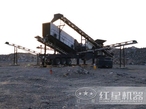 流動式建筑垃圾粉碎機生產現(xiàn)場 流動式建筑垃圾粉碎機生產現(xiàn)場