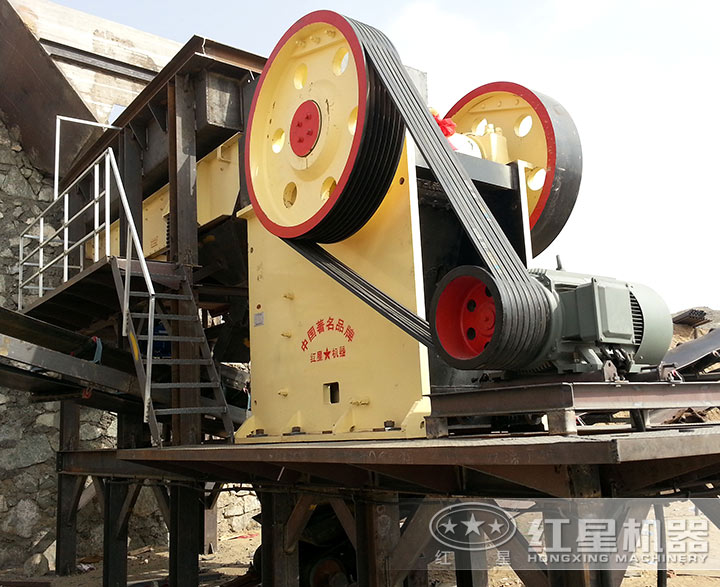 顎式破碎機(jī)客戶現(xiàn)場