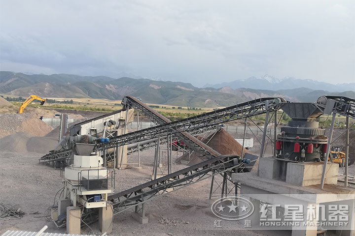 沙石料生產(chǎn)現(xiàn)場 沙石料生產(chǎn)現(xiàn)場