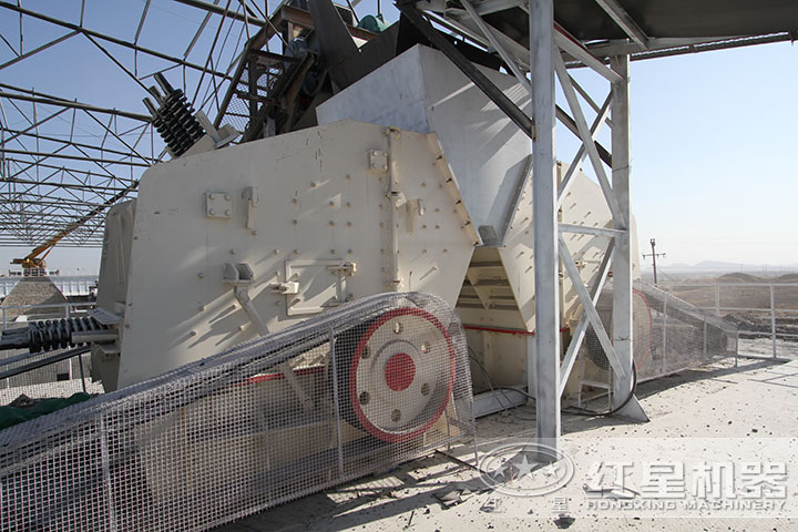 反擊式破碎機現場 反擊式破碎機現場