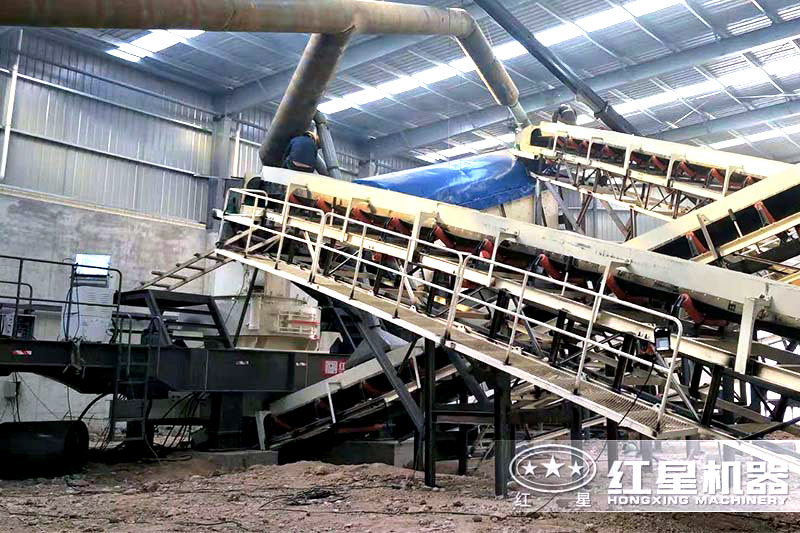 濟(jì)源客戶移動型石子廠設(shè)備現(xiàn)場 濟(jì)源客戶移動型石子廠設(shè)備現(xiàn)場