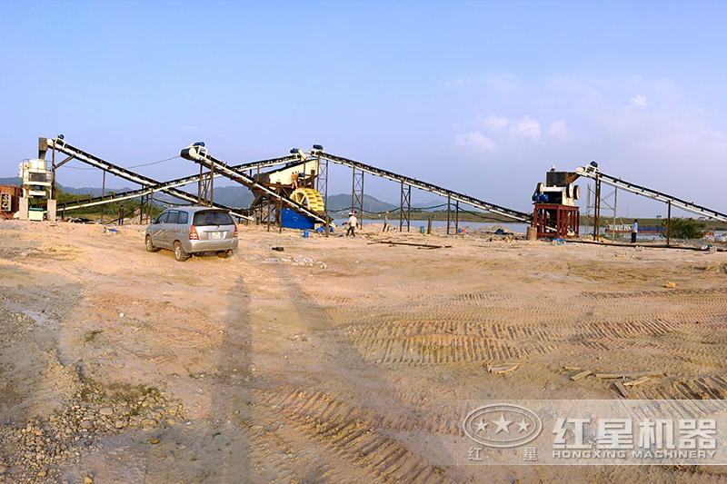 制砂生產線中的顎式破碎機，細碎