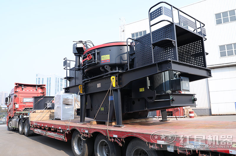 紅星花崗巖制砂機裝車發貨現場 紅星花崗巖制砂機裝車發貨現場